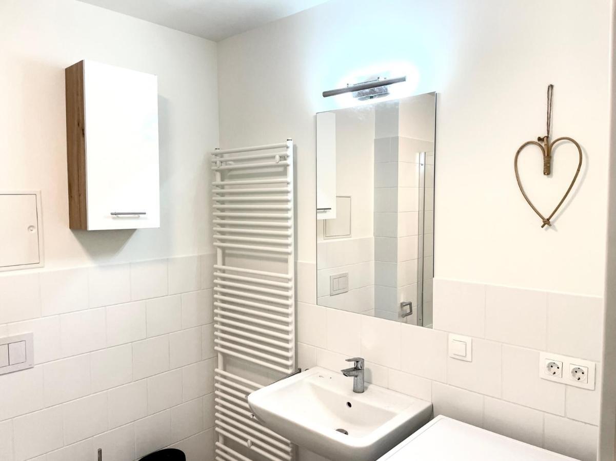 Bright Modern Flat With Balcony Apartman Bécs Kültér fotó